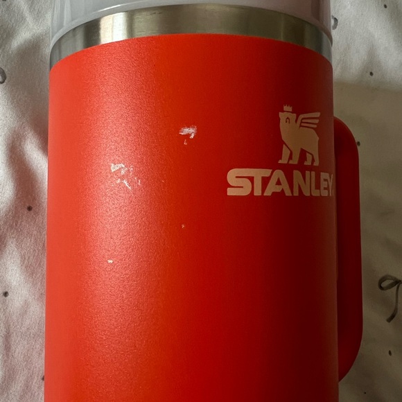 Stanley Bold Red Travel Mug with Handle - Picture 2 of 8